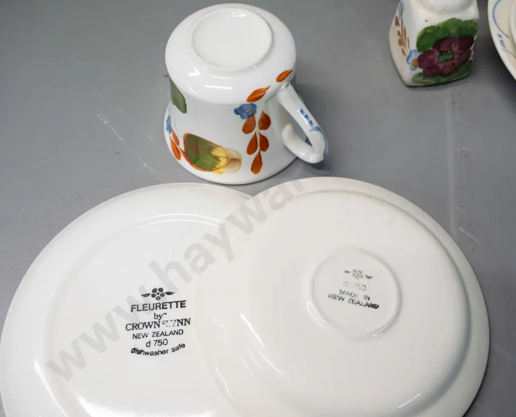 large assortment of hand-painted New Zealand Fleurette tableware, most marked NZ or Crown Lynn, 8 pieces are Brereton Image 1++