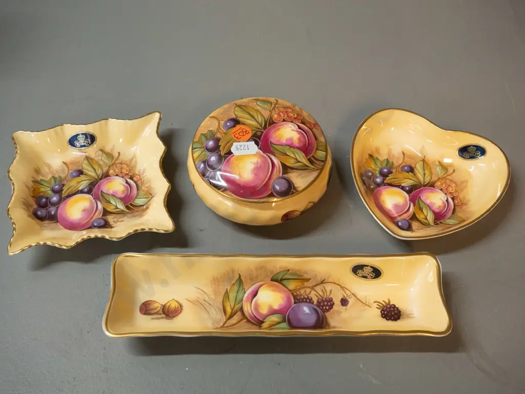 4 pieces of Aynsley china - lidded canister and 3 dishes - three are signed, long dish is L-210 Image 1++