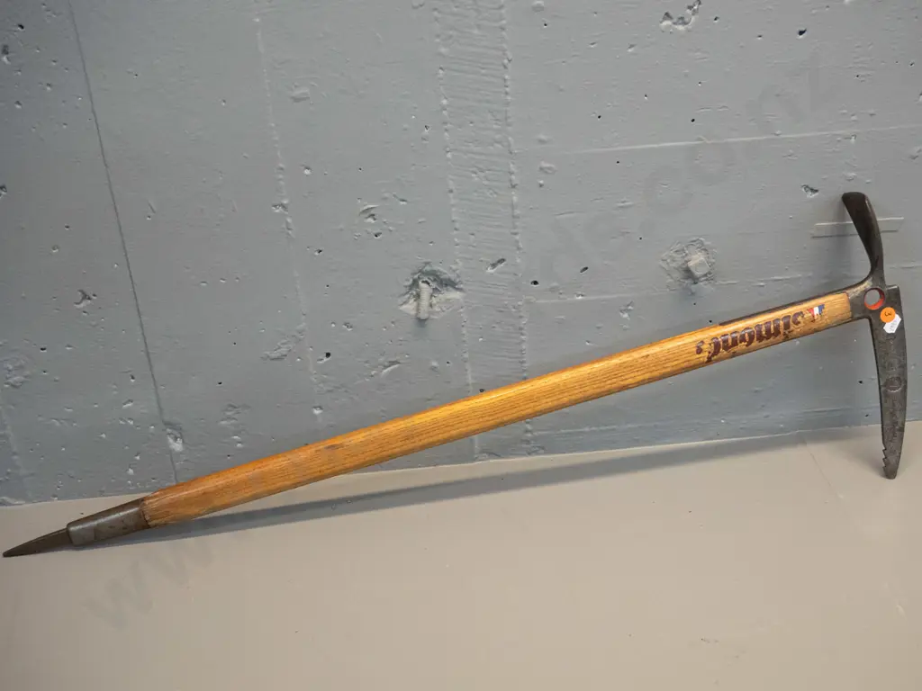 "Simond Super" ice axe with timber handle - marked Claudius Simond Chamonix-Mont-Blanc. Some wear to timber, decals and Image 1++