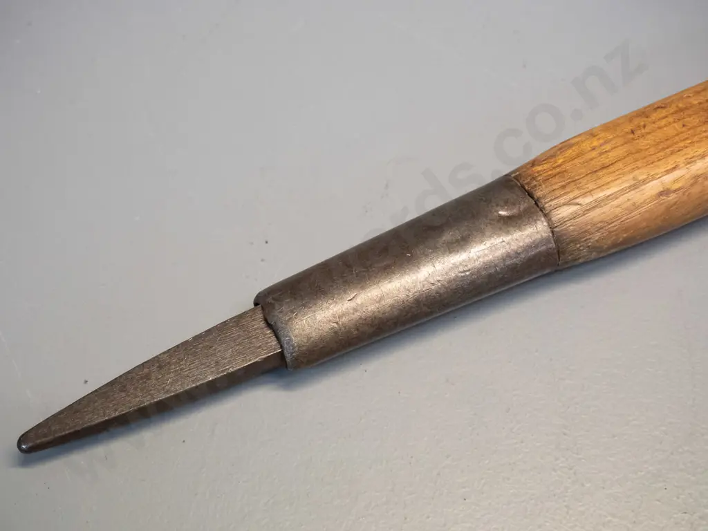 "Simond Super" ice axe with timber handle - marked Claudius Simond Chamonix-Mont-Blanc. Some wear to timber, decals and Image 1++