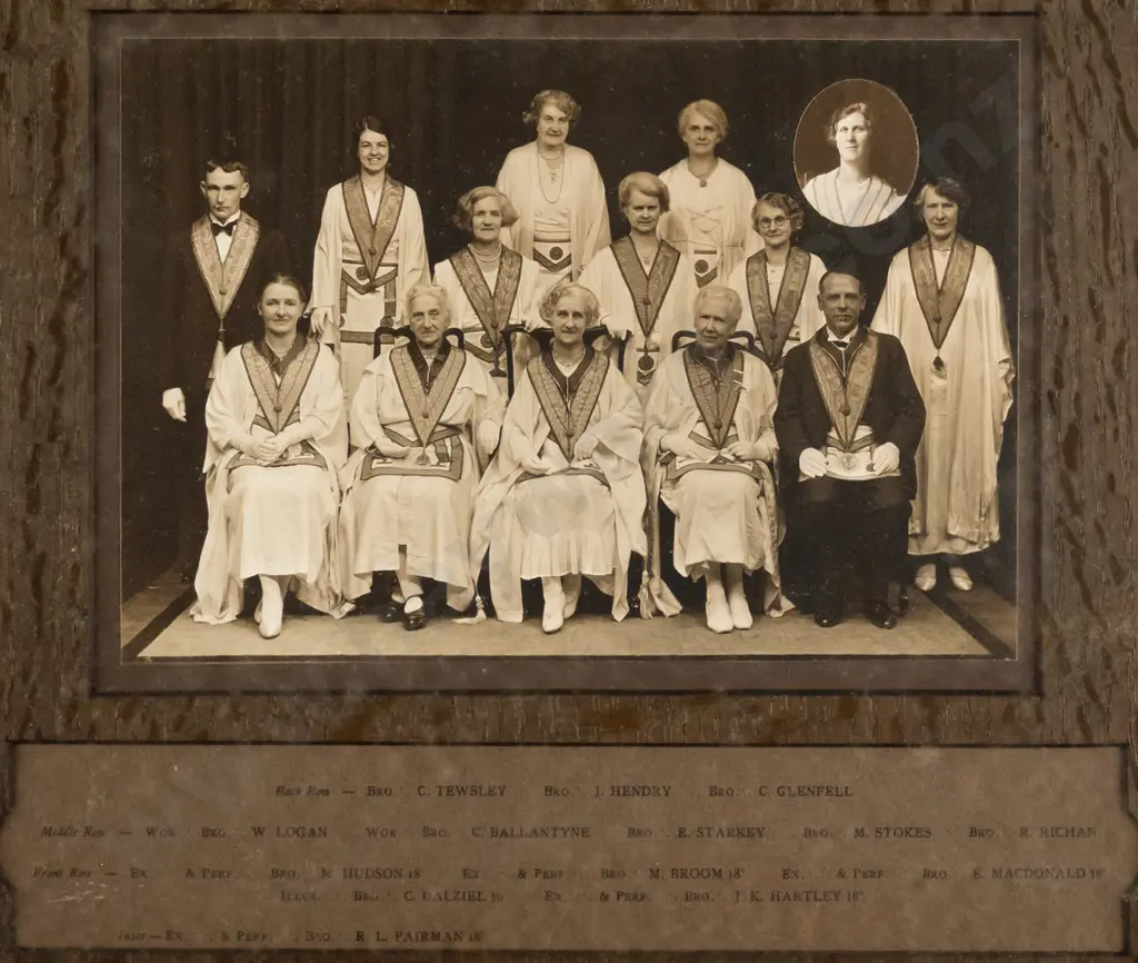 framed vintage group photograph H-280 W-340 Image 1++