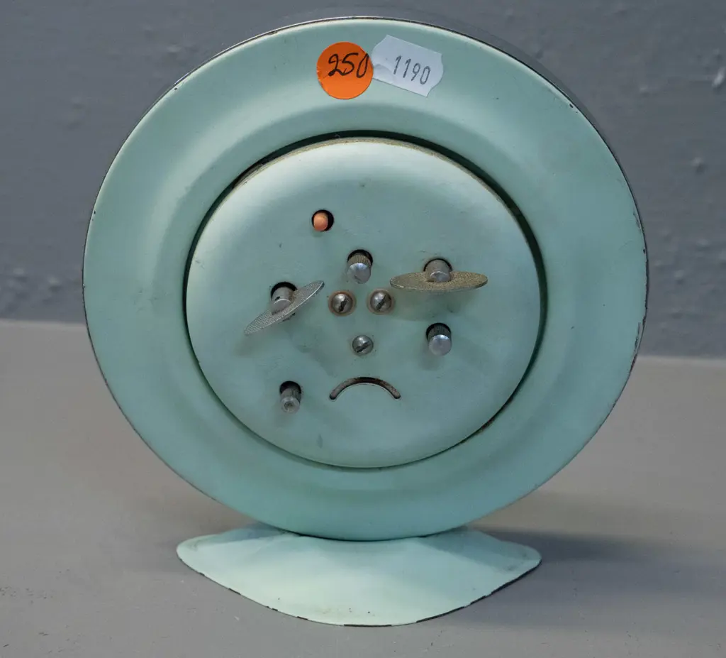 retro Hero green enamel and chrome alarm clock - made in China - some marks and wear, untested. H-170 D-160 Image 1++