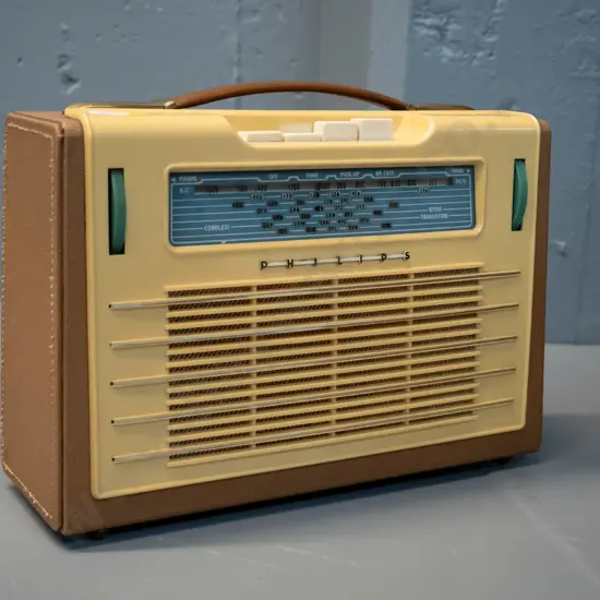 vintage vinyl and plastic-cased Philips transistor radio - working but reception untested, some cracking to handle H-190