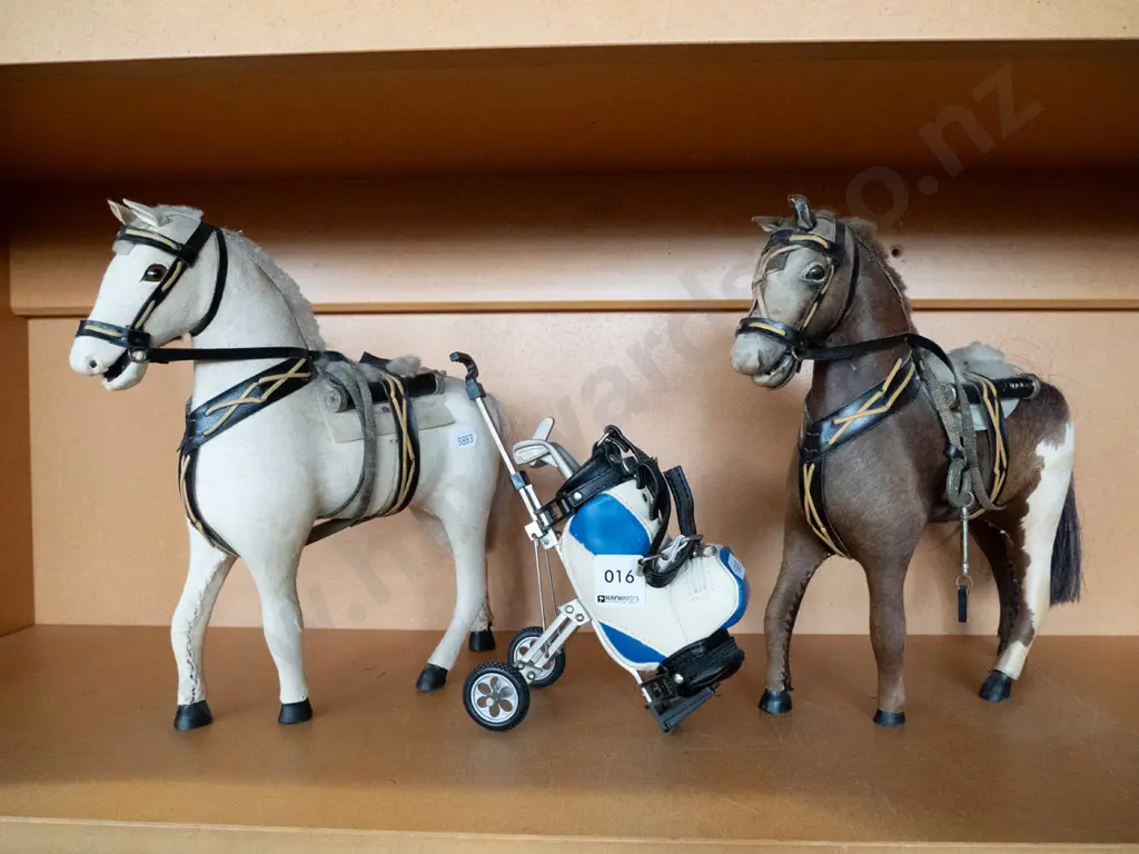 2 horse figurines and a miniature golf trundler Image 1++