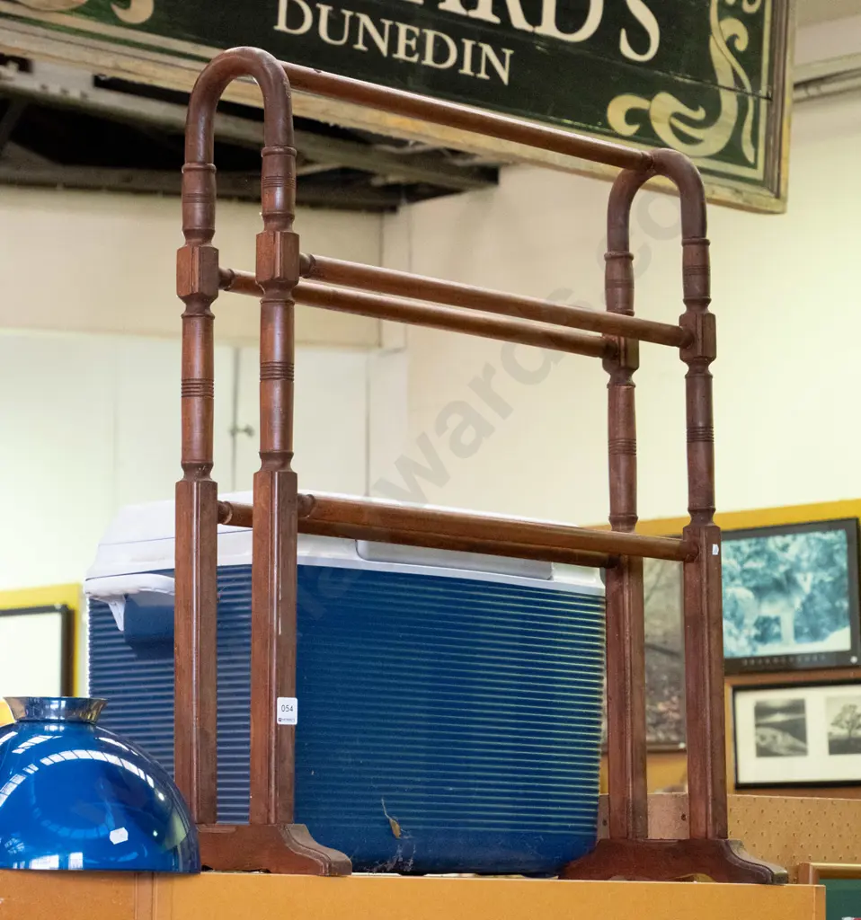 wooden towel rail Image 1++