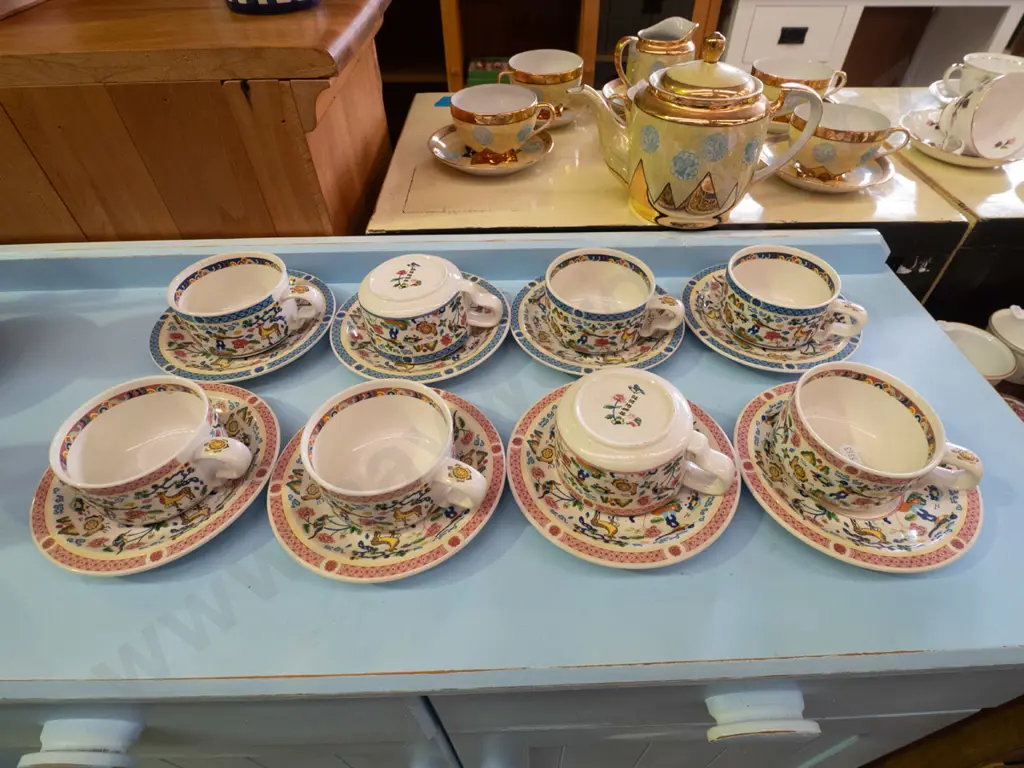 8 Chinese cups & saucers Image 1++
