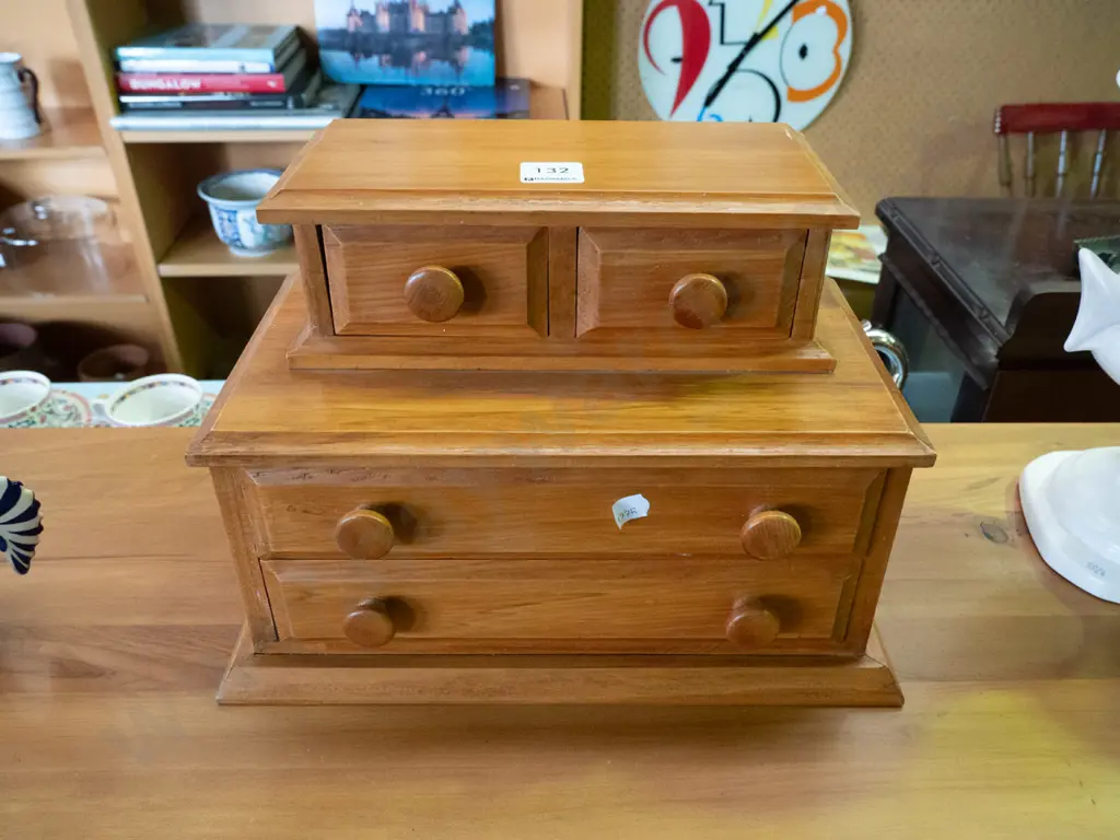 small 4-drawer jewellery chest H-210 Image 1++