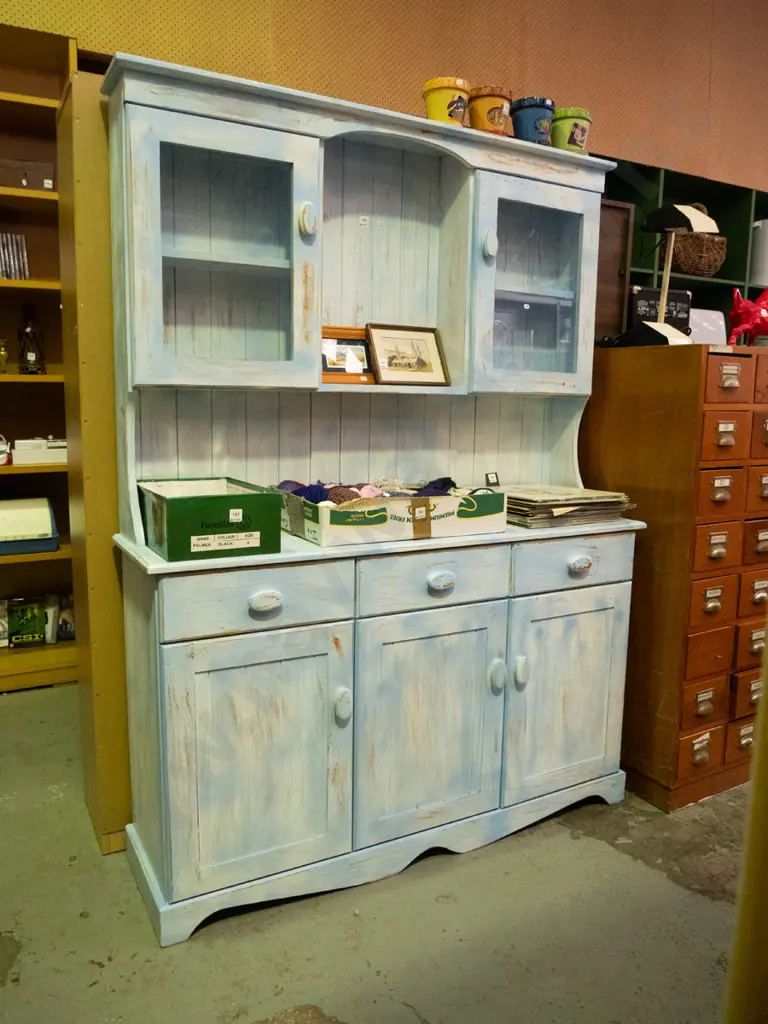 distressed finish painted 3-drawer 5-door wall unit H-1770 W-1320 D-370 Image 1++