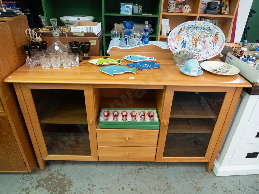 solid rimu 2-drawer 2 glazed door sideboard H-810 W-1420 D-450 Image 1++
