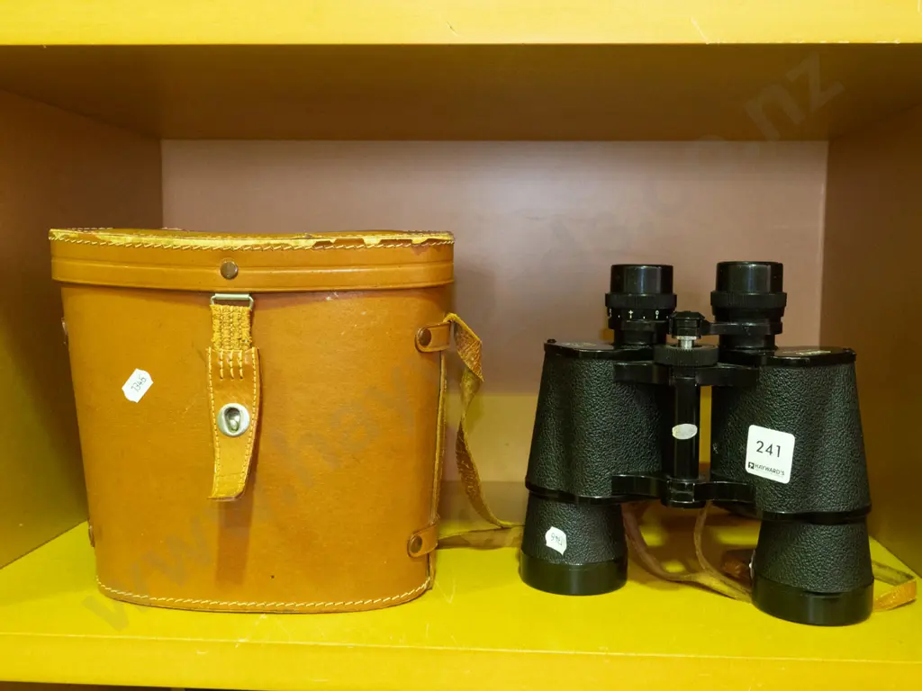 leather cased Simor 7x50 field binoculars Image 1++
