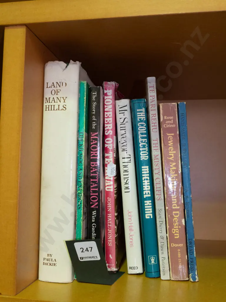NZ book, jewellery making books Image 1++