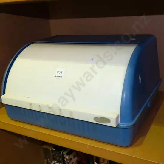 retro bread bin