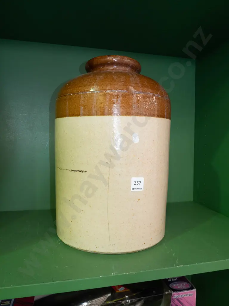 large stoneware crock - hairline crack H-400 Image 1++
