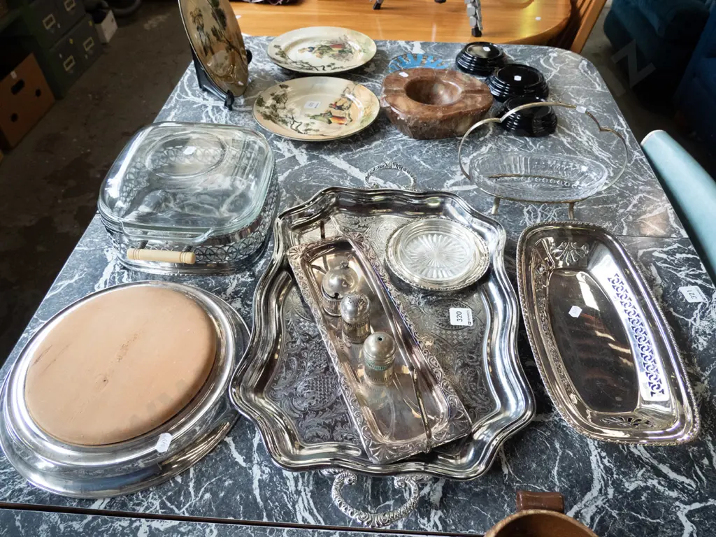 plated trays, Pyrex serving dish, baskets, etc. Image 1++