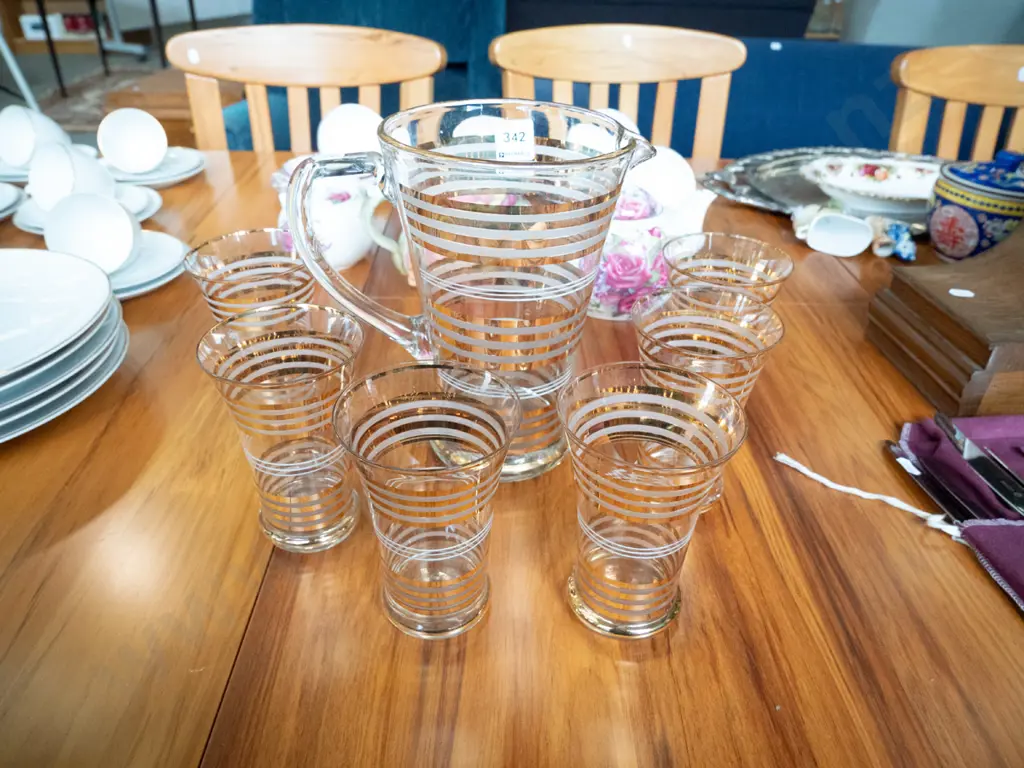 retro water jug and 6 glasses Image 1++