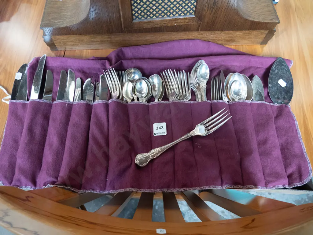 plated cutlery in cloth storage bag Image 1++