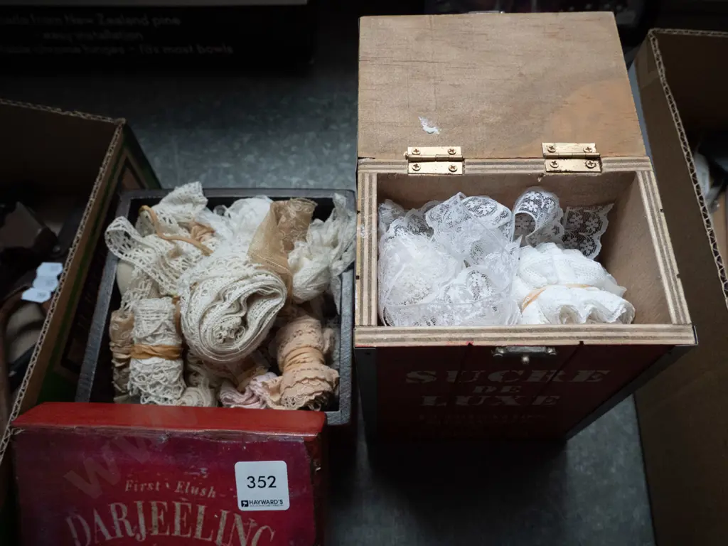 2 reproduction lace trimmed boxes and a Swiss bedside clock Image 1++