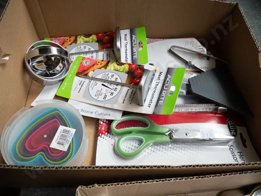 box of as-new itchen items - scone cutters, meat thermometer, herb scissors, etc. Image 1++