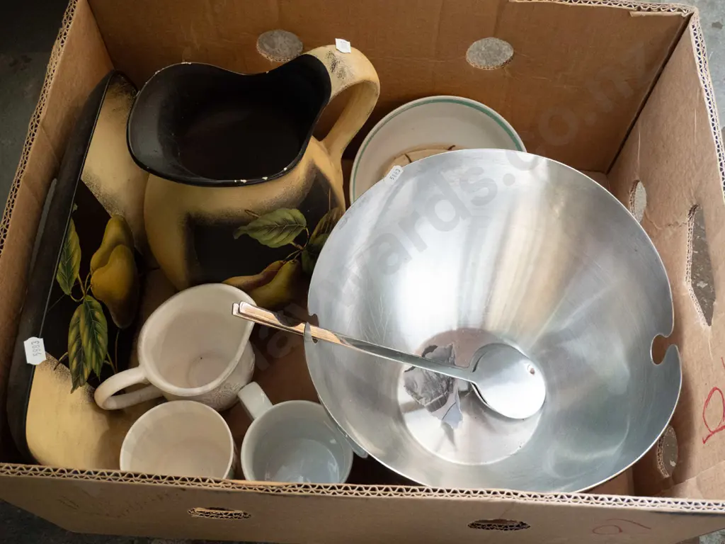 box of water jug, stainless steel bowl, coffee cups, etc. Image 1++