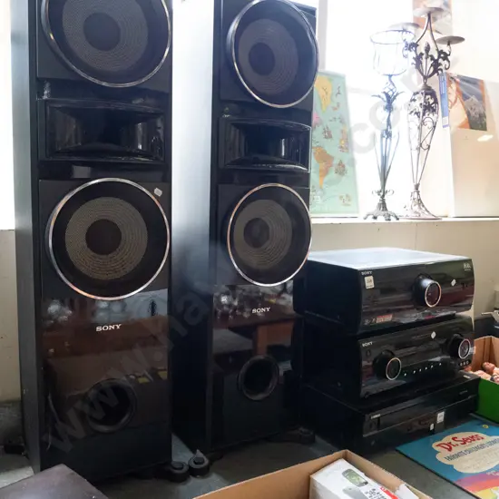 Sony stereo system, Yamaha CD player and 2 large speakers