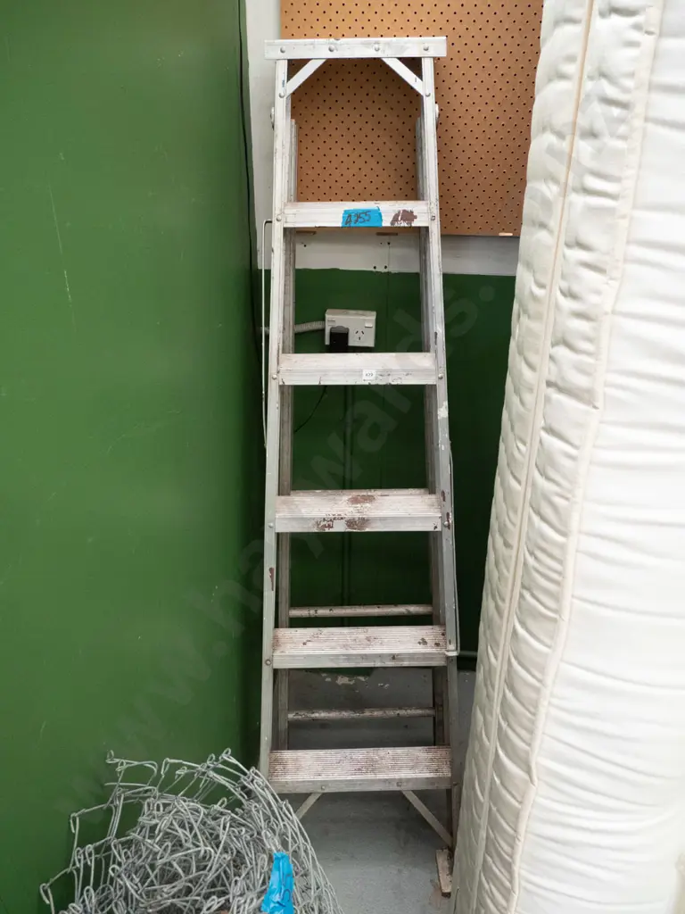 aluminium step ladder Image 1++
