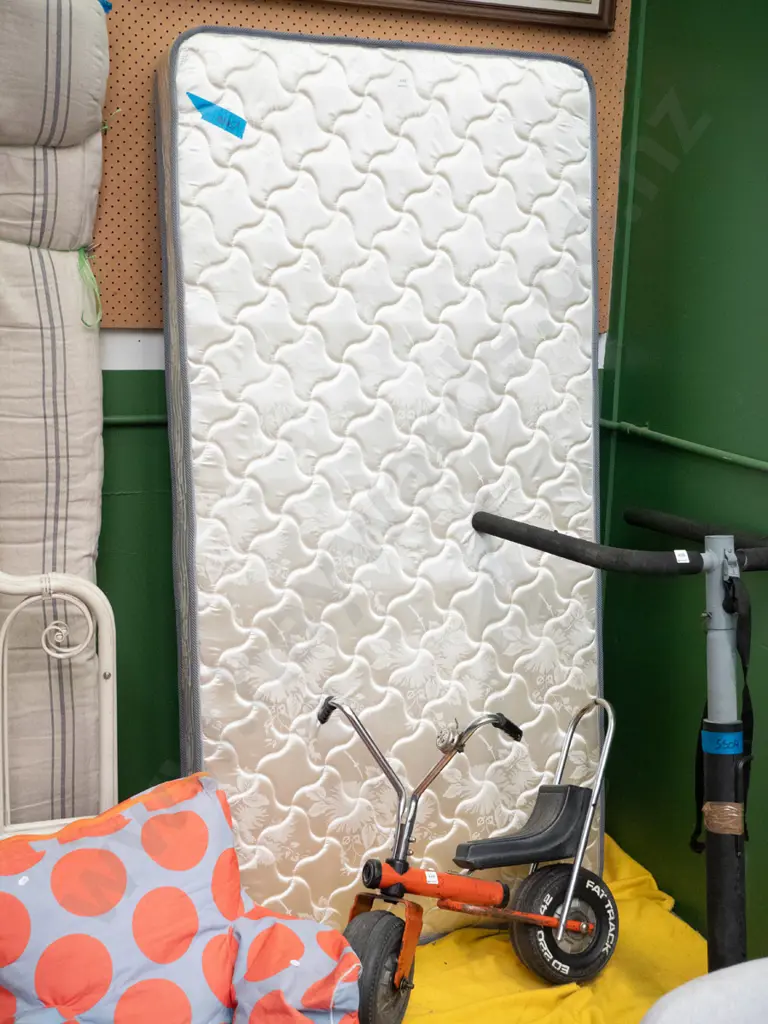 single mattress Image 1++
