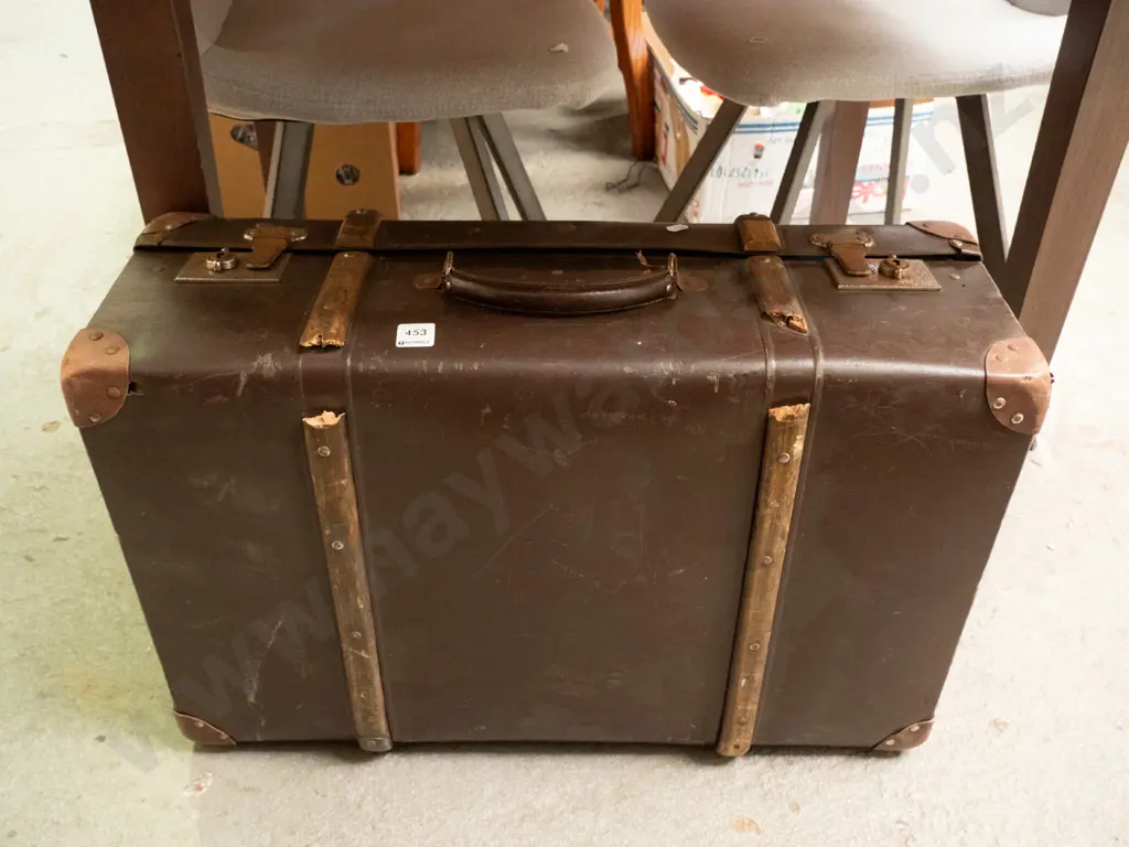 vintage suitcase Image 1++