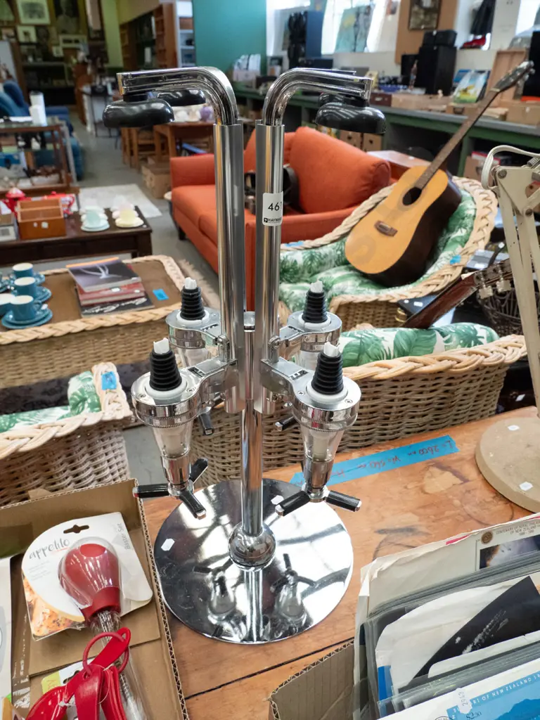 rotating plastic and metal drinks dispensing optics stand Image 1++