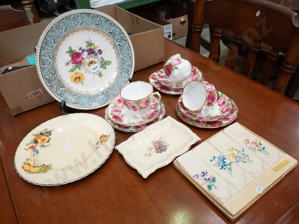 Old Country Roses trios, Simpsons cabinet plate, vintage handkerchiefs etc. Image 1++