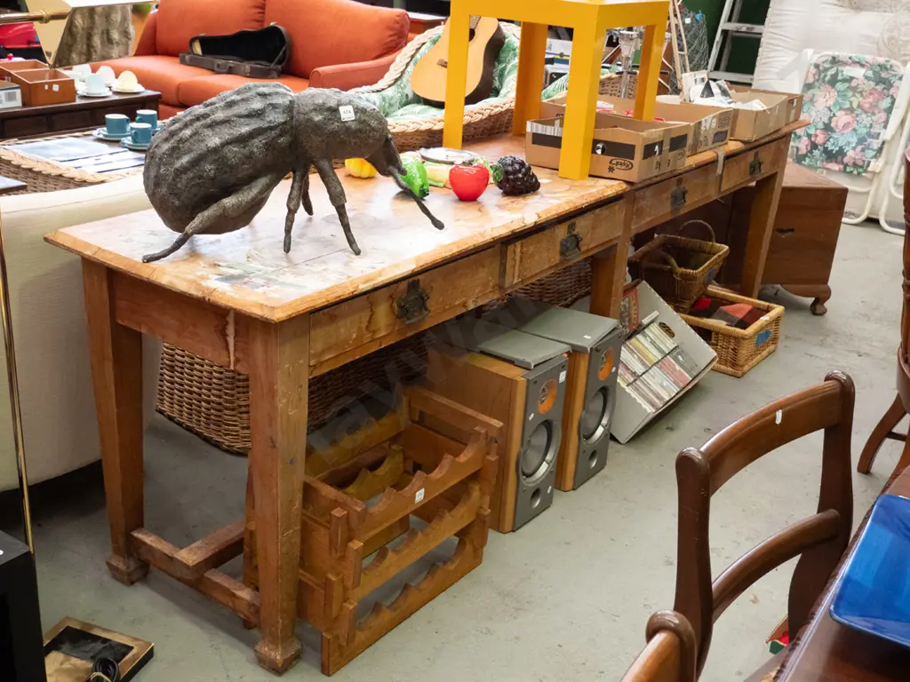 long rimu table with 4 drawers, numerous cracks, varnish needs attention H-770 L-2600 W-650 Image 1++