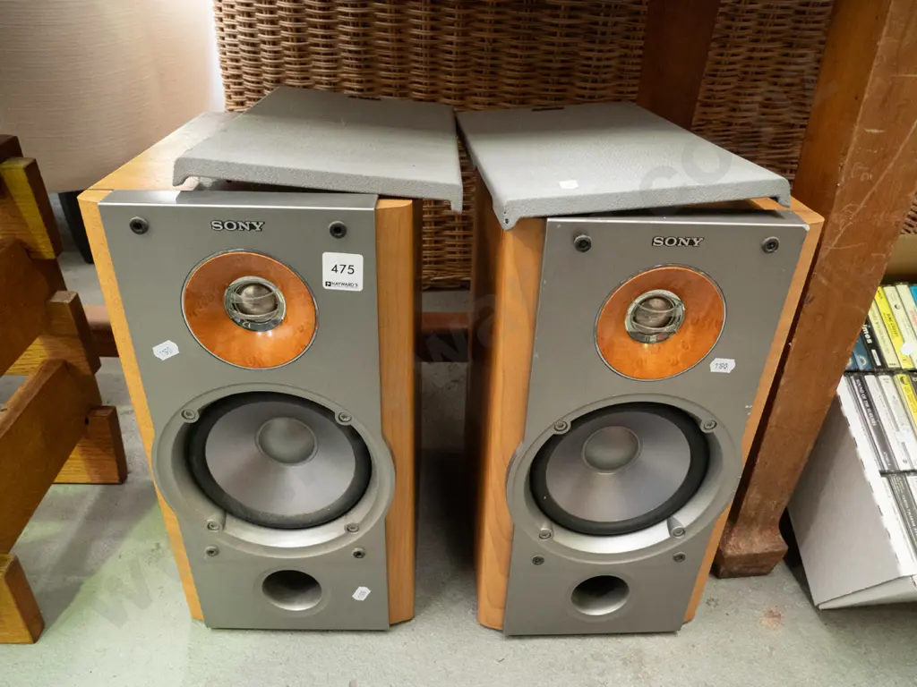 2 Sony speakers Image 1++