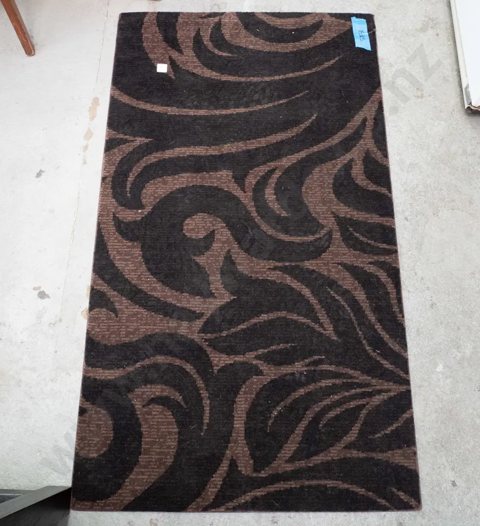 edged floor rug L-1220 W-690 Image 1++
