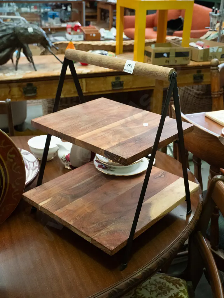 metal and hardwood 2-tier stand H-400 Image 1++