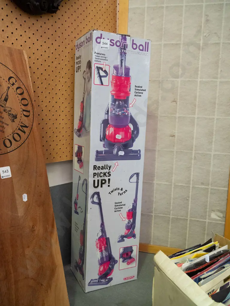 Dyson toy vacuum cleaner Image 1++