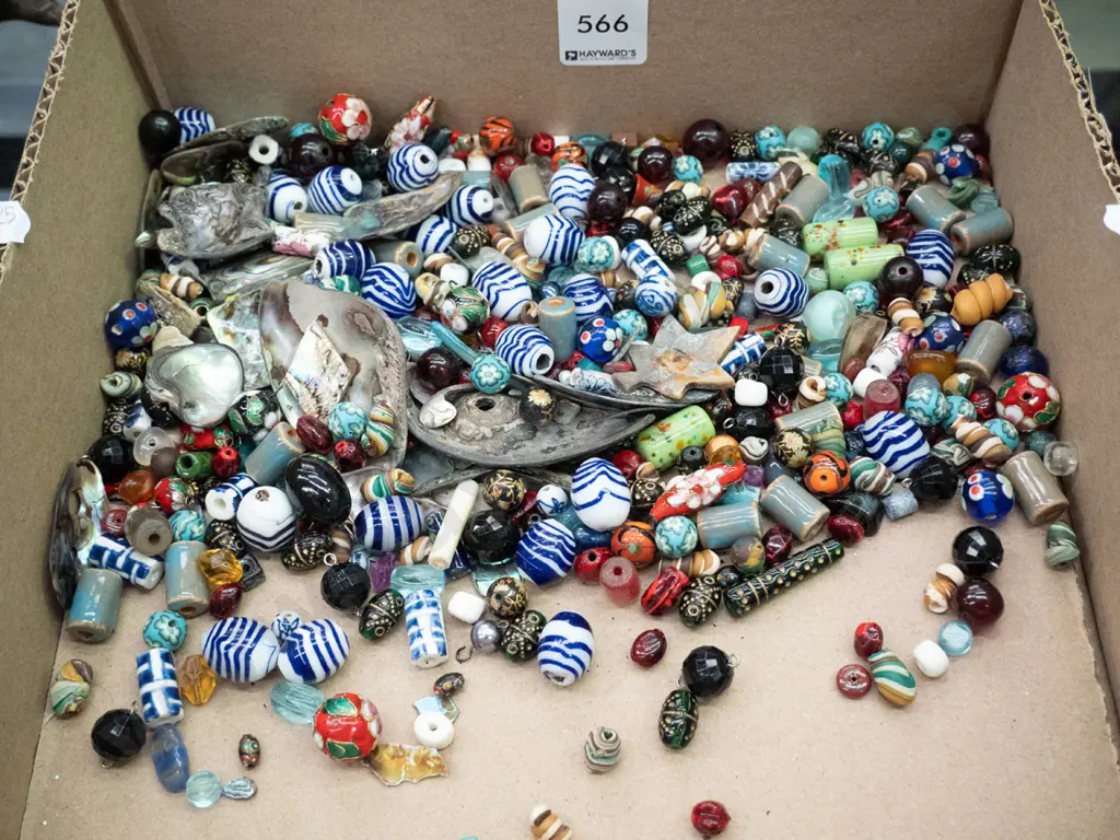 box; paua pieces, glass beads Image 1++