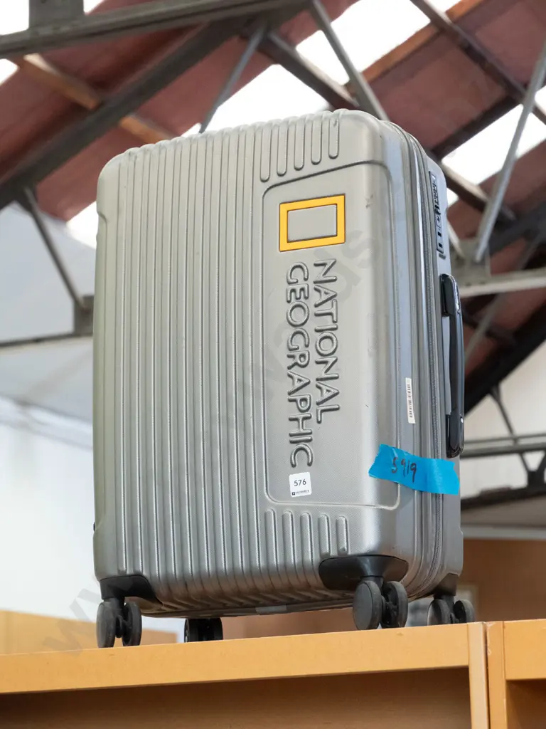 National Geographic suitcase Image 1++