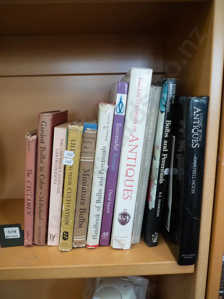 various books Image 1++