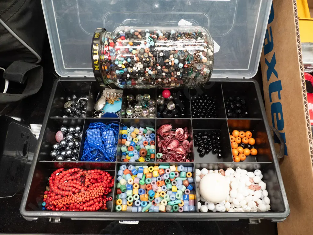 jar of beads, organiser of beads Image 1++