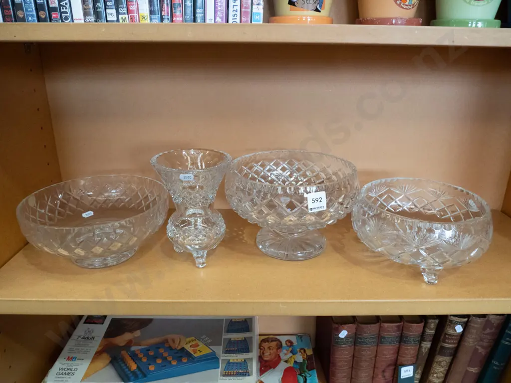 cut bowls, vase Image 1++