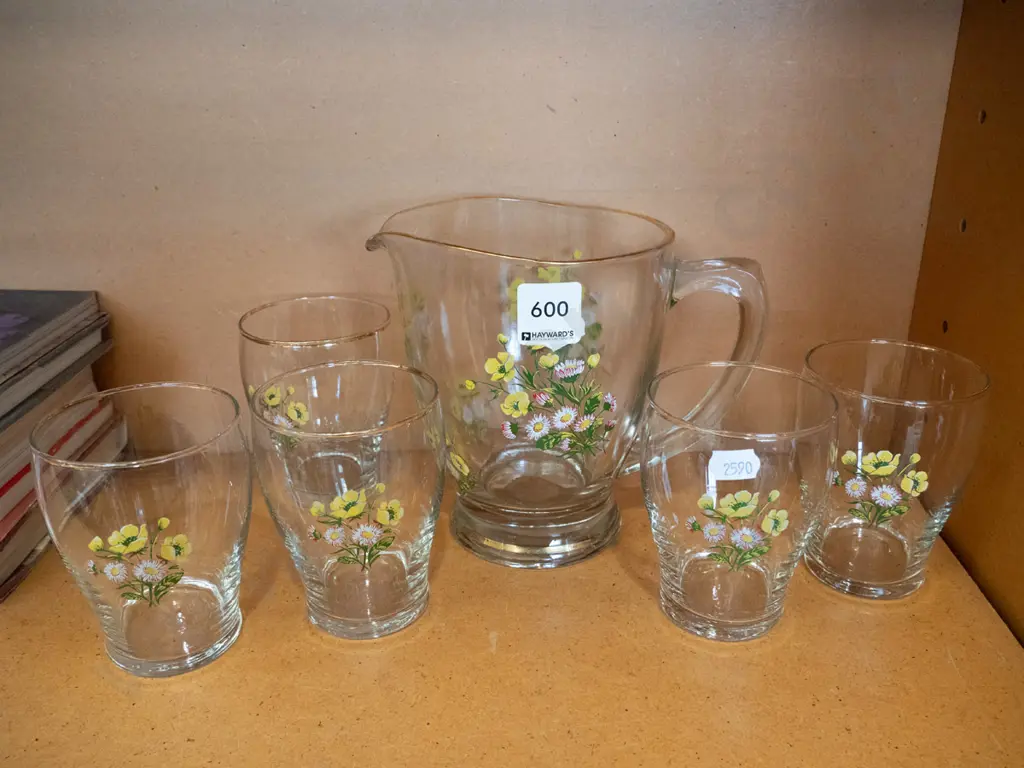 water jug and 5 glasses Image 1++