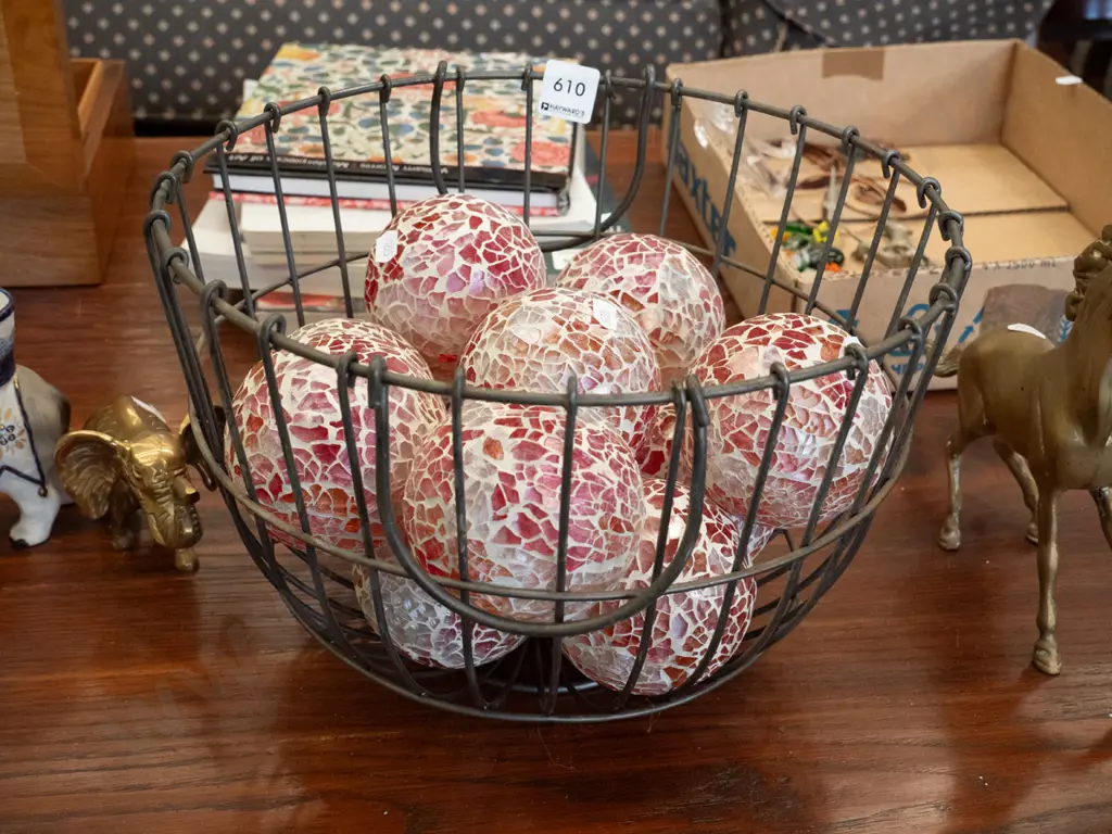 wire basket, ornamental mosaic balls Image 1++