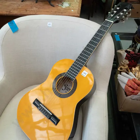 Fiesta 3/4 acoustic guitar