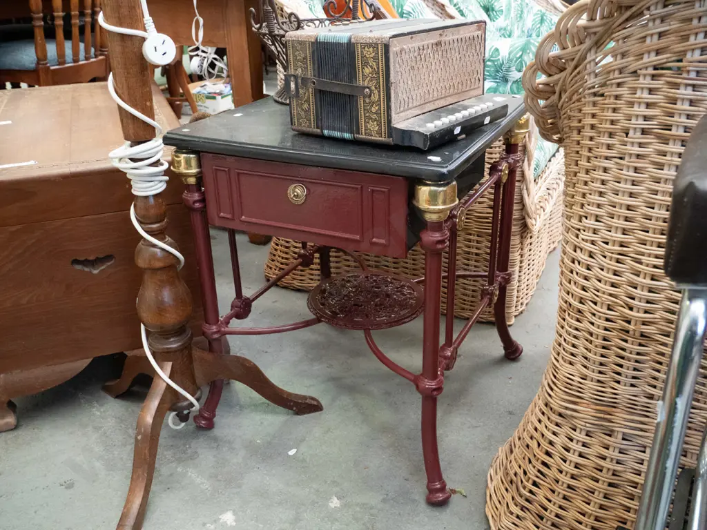cast metal brass and faux marble top end table Image 1++