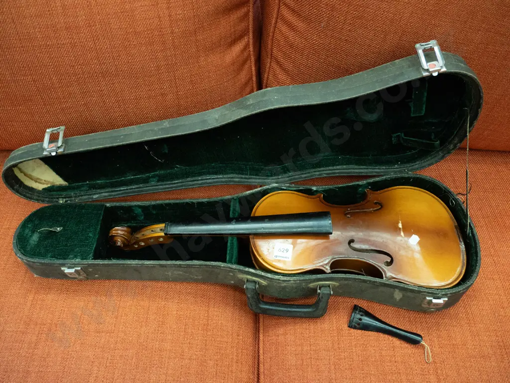 restorer's violin and case - needs attention Image 1++