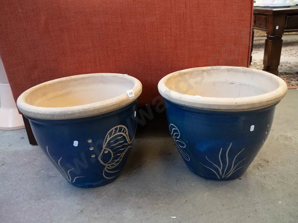2x glazed garden planters Image 1++