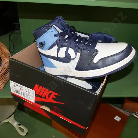 pair of as-new Nike US size 9 Air Jordans