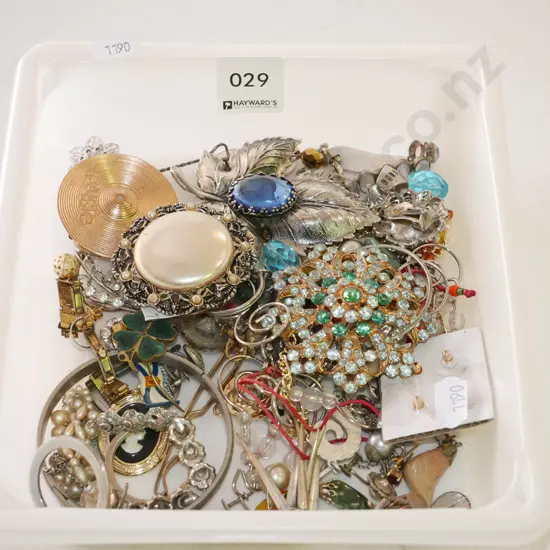 tray of costume jewellery