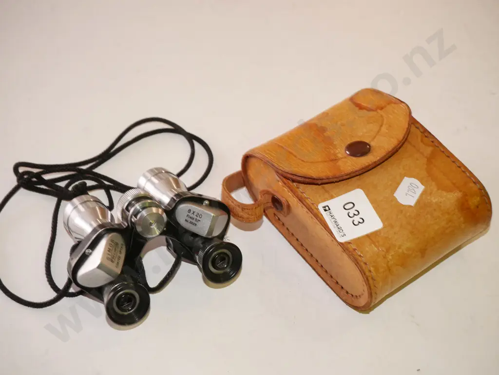 Simor binoculars in leather case Image 1++