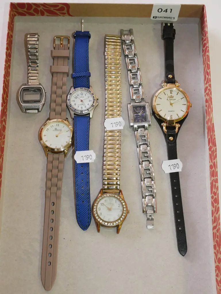 tray of watches Image 1++
