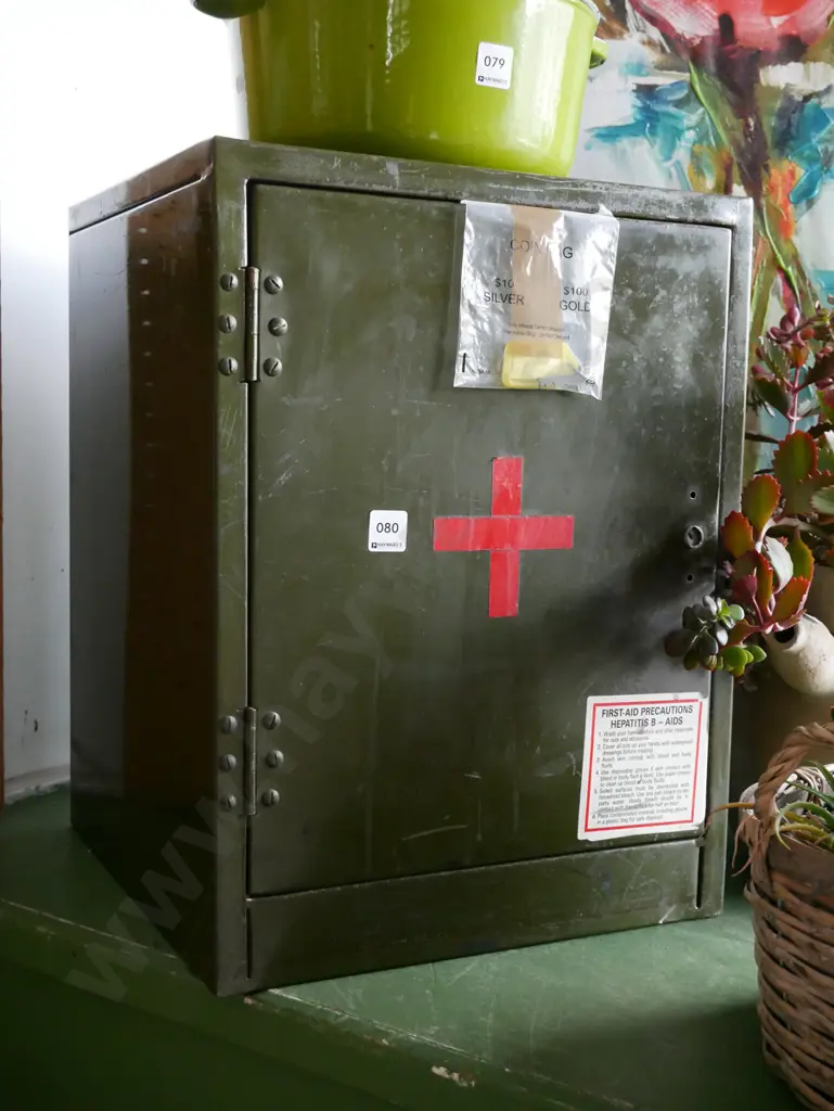 vintage first aid metal box H-500 W-385 D-390 Image 1++